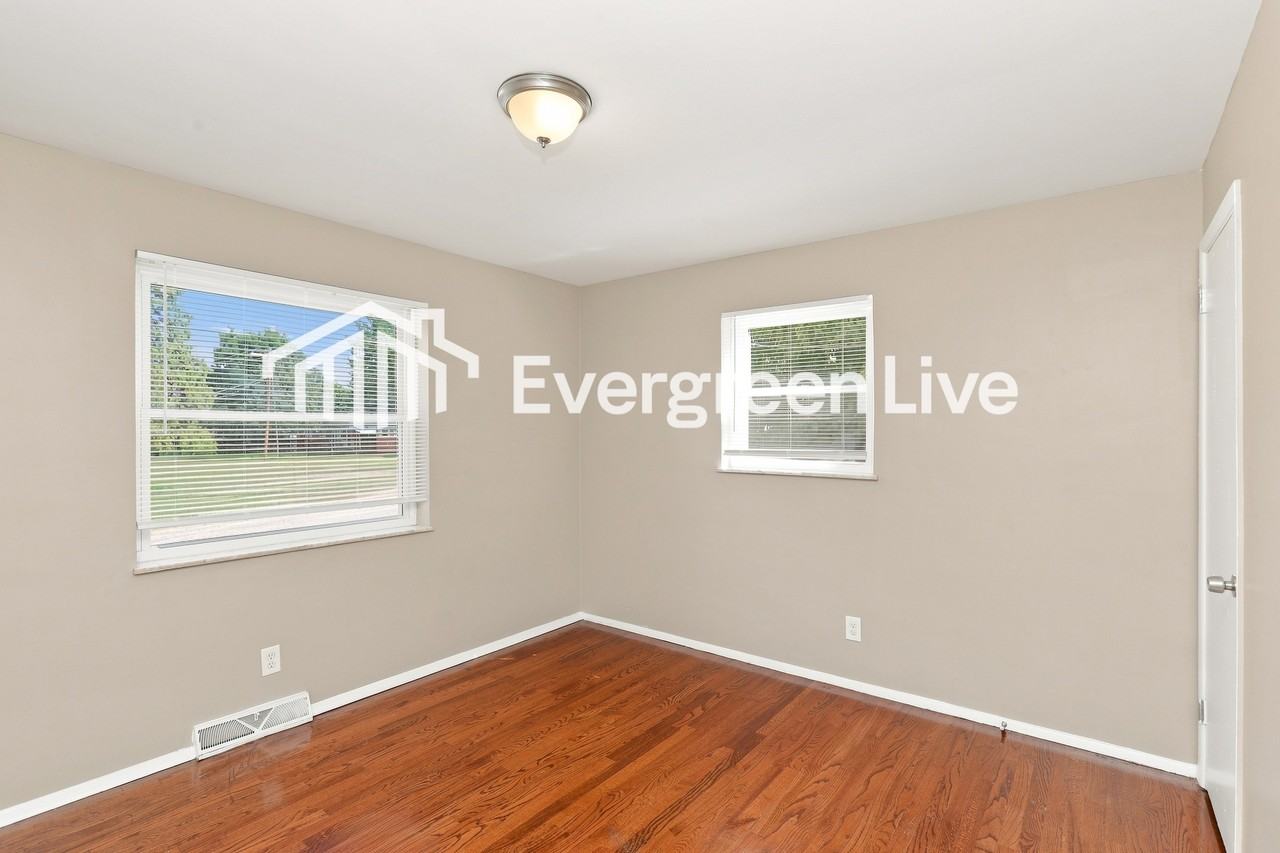 9201 Maverick Dr - Photo 7 of 15