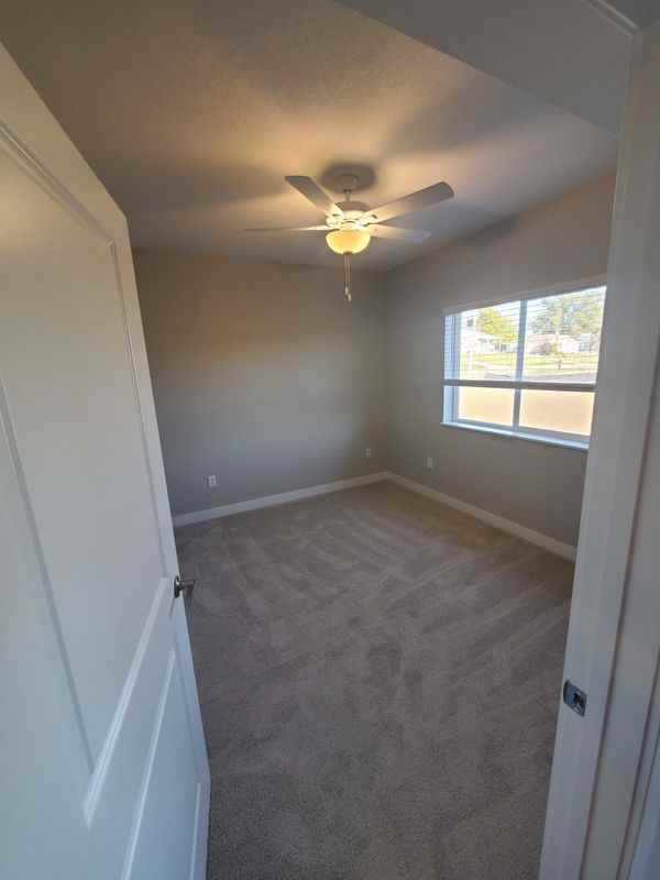 421 S Gustin St - Photo 7 of 9