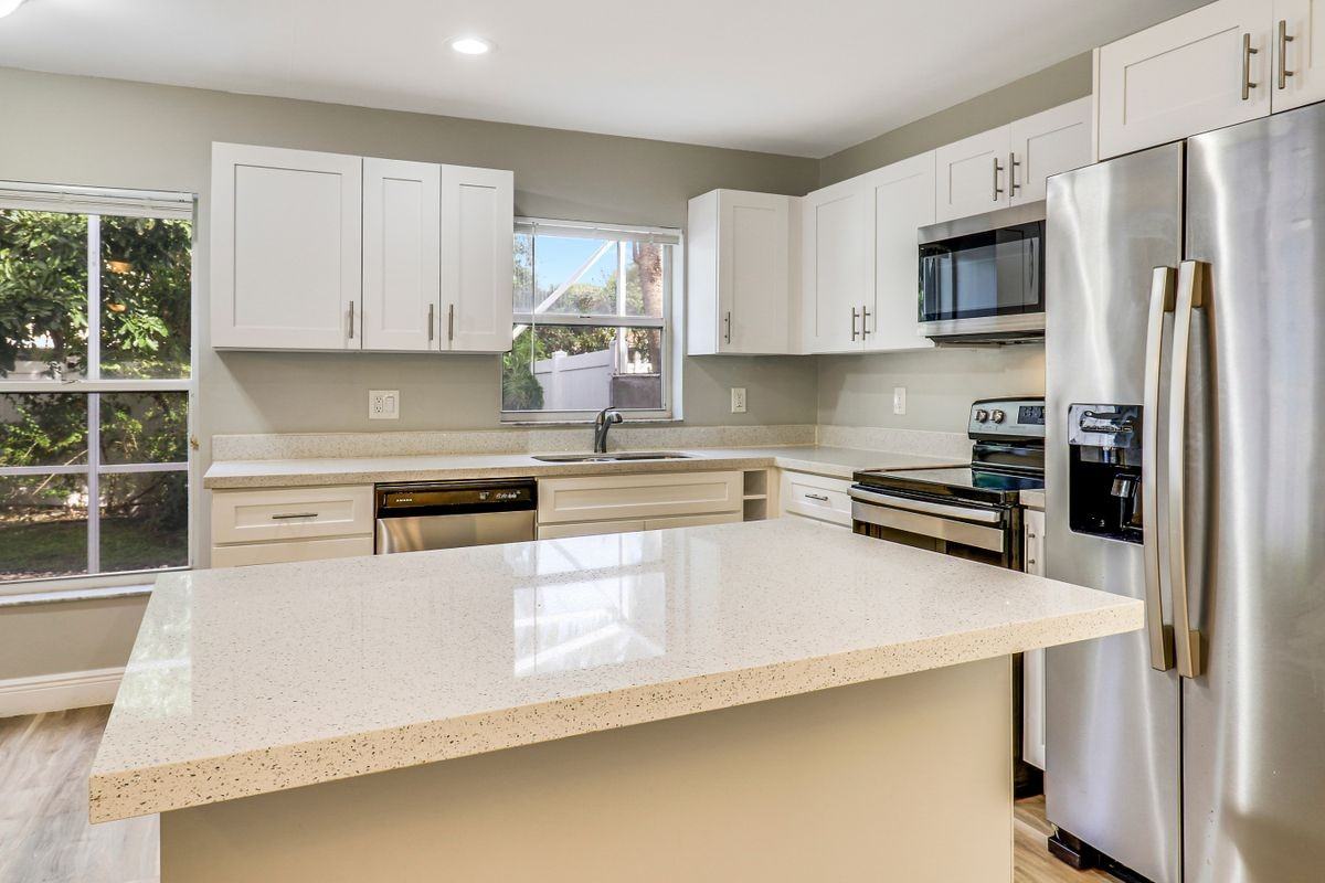 4881 Mcgill St - Photo 3 of 3