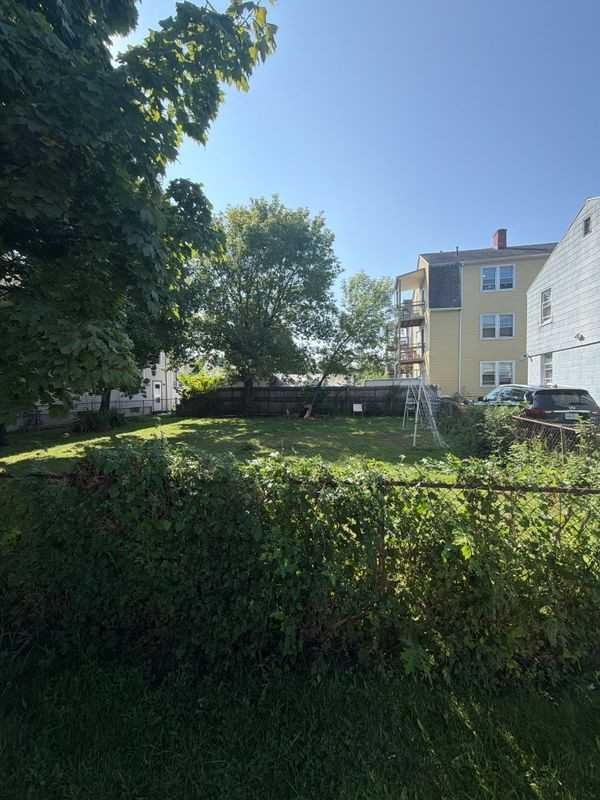 93 Gilman St - Photo 2 of 18