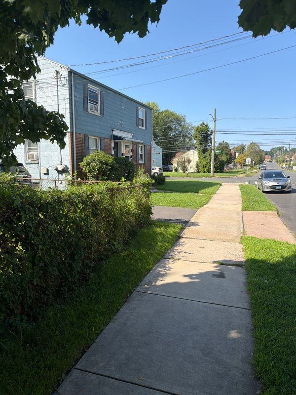 93 Gilman St - Photo 3 of 18