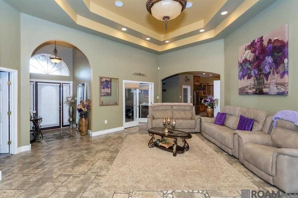 4710 Little Hope Dr - Photo 4 of 50
