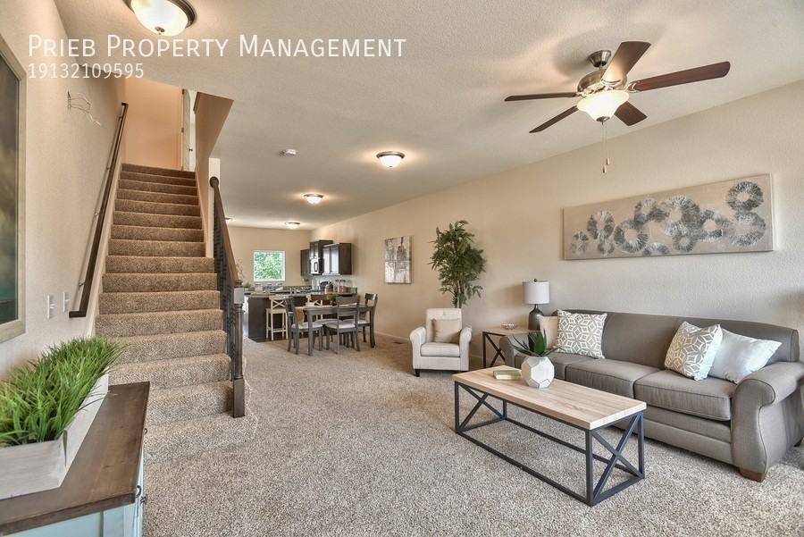 205 N Ferrel St - Photo 6 of 30