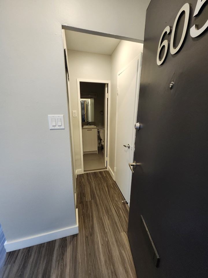 31 Spencer Ave - Photo 3 of 9