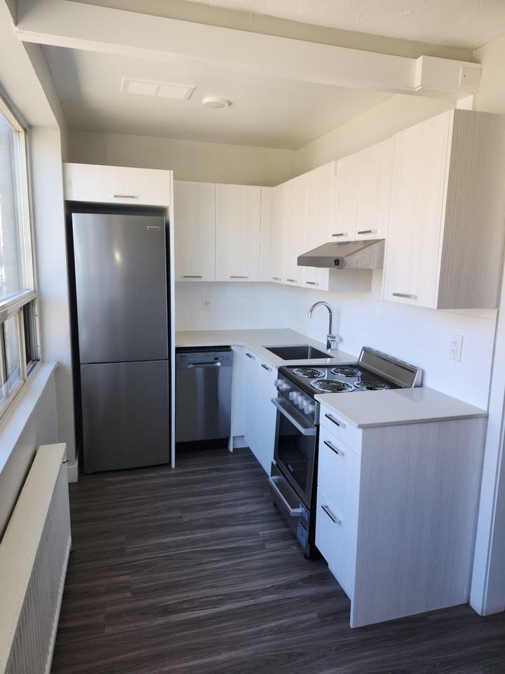 31 Spencer Ave - Photo 7 of 9