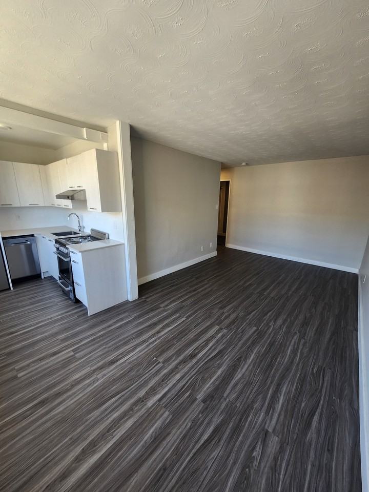 31 Spencer Ave - Photo 6 of 9