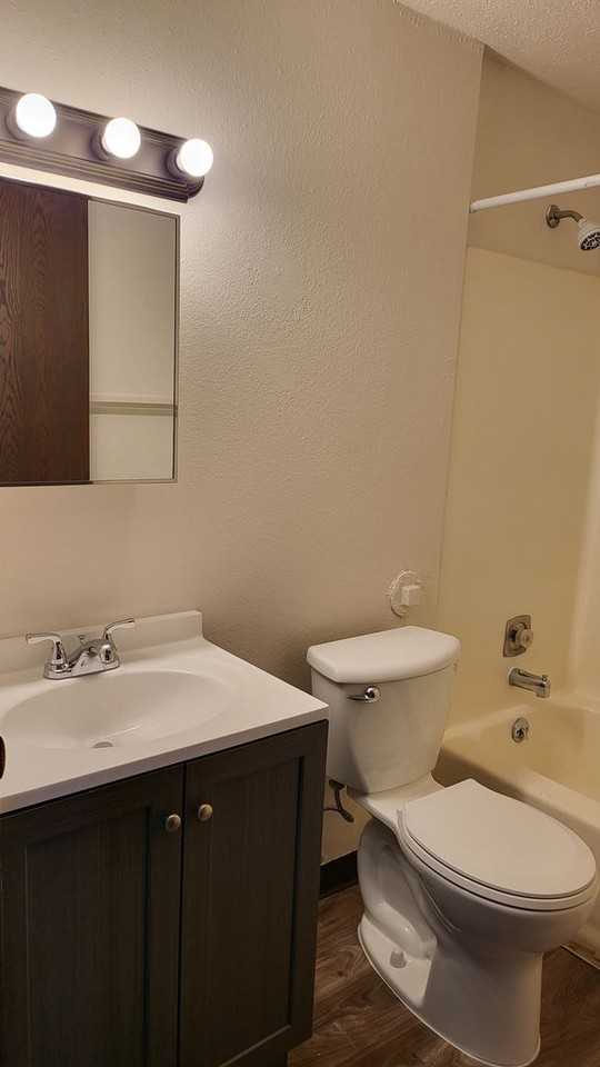 North Aire Apartments - Photo 3 of 15