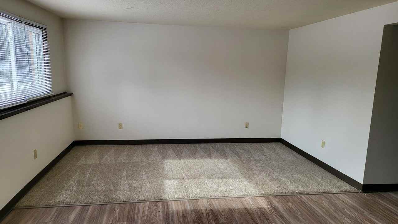 North Aire Apartments - Photo 4 of 15