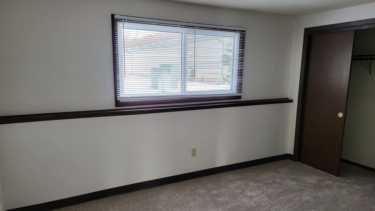 North Aire Apartments - Photo 6 of 15