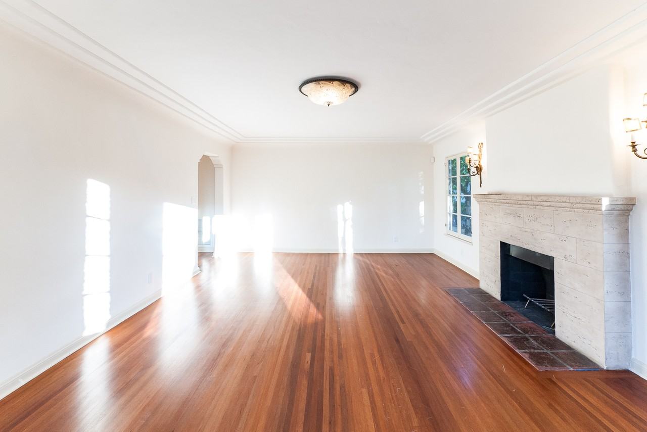 1064 S Genesee Ave - Photo 2 of 24