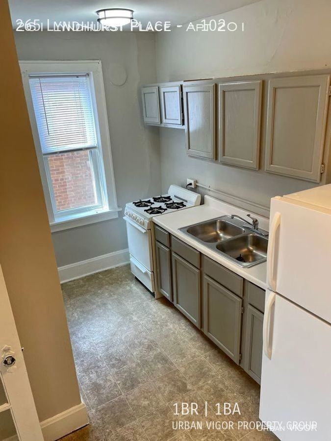 265 Lyndhurst Pl #102 - Photo 5 of 15