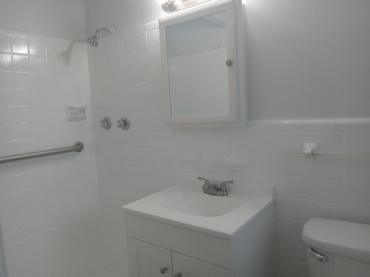 2215 Biltmore Ave - Photo 3 of 16