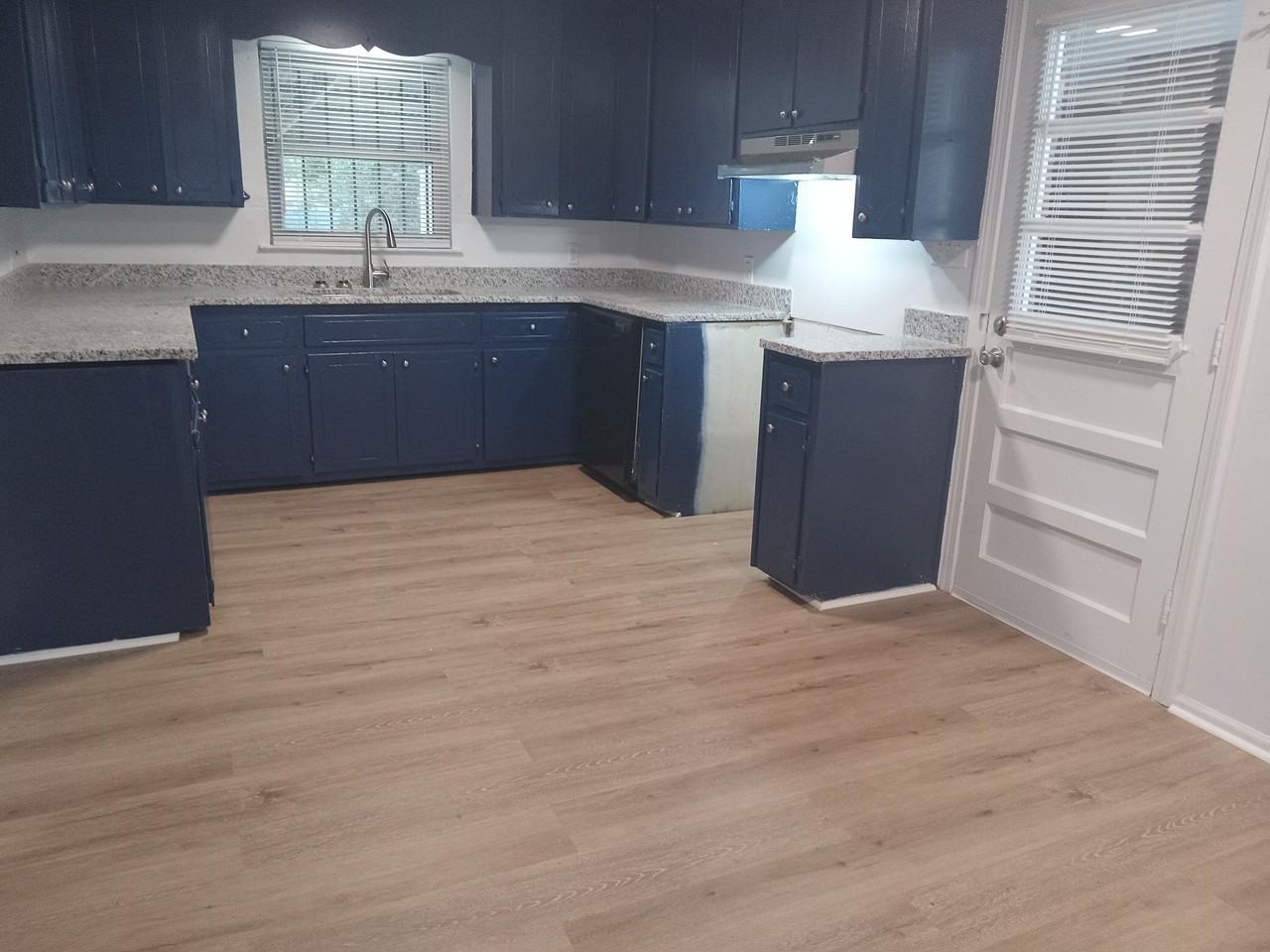 2215 Biltmore Ave - Photo 7 of 16