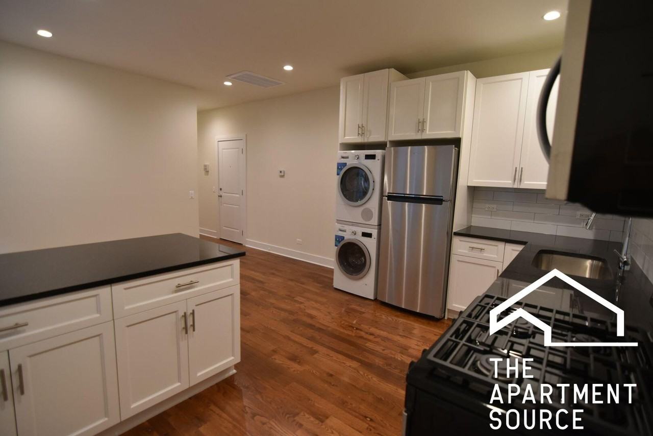 3232 N Clark St #3F - Photo 3 of 17