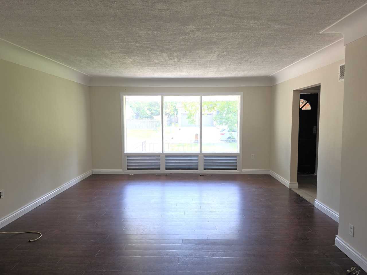 14 West Hampton Rd - Photo 5 of 20