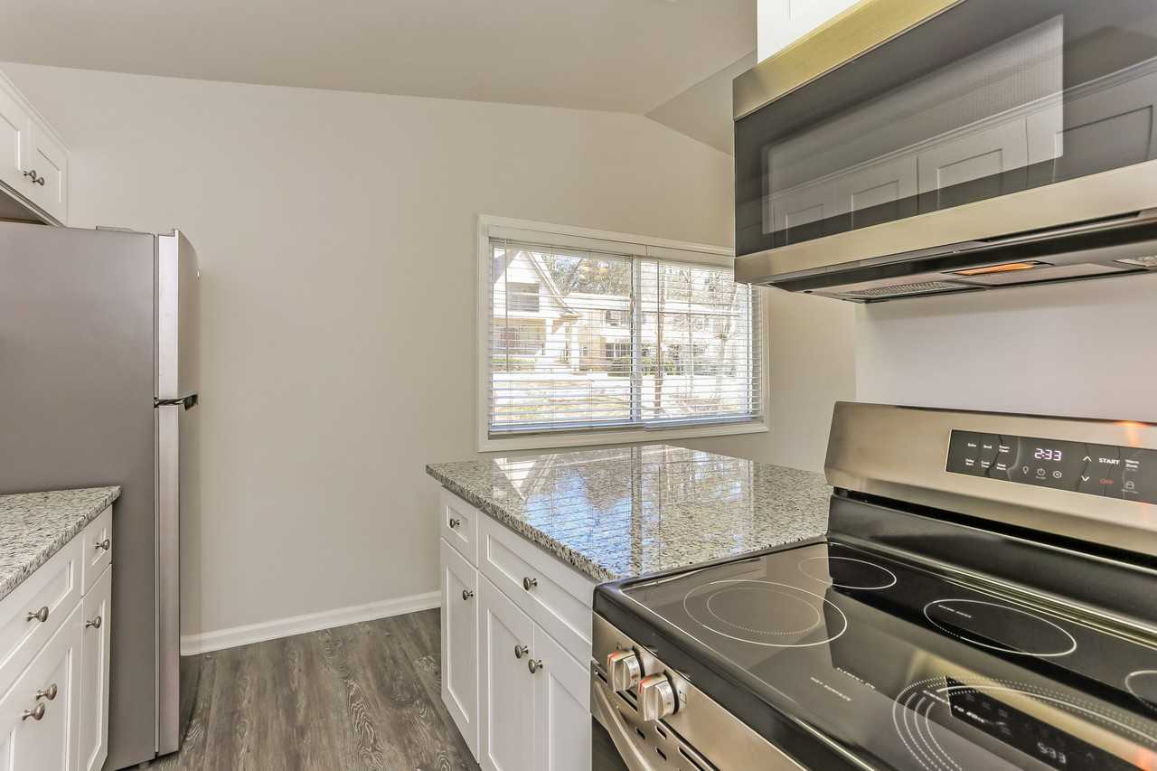 100 Terrace Dr Ne #9 - Photo 5 of 13
