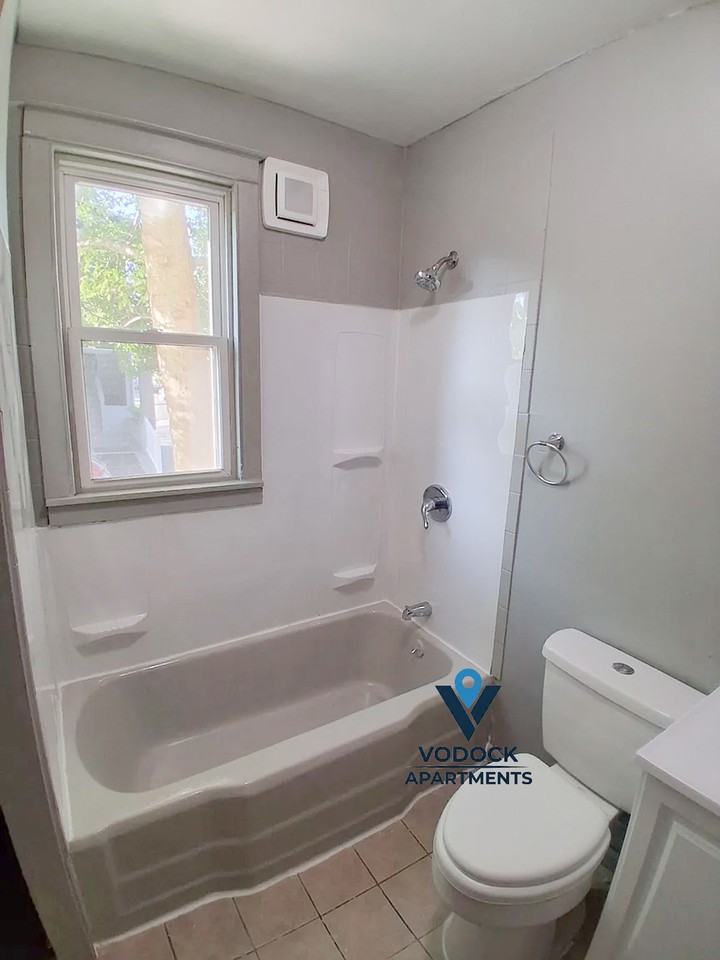 133 Farmington Avenue #1 - Photo 5 of 14