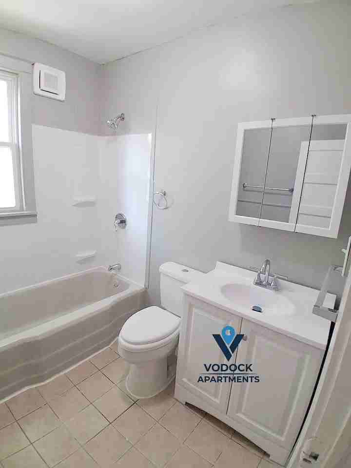 133 Farmington Avenue #1 - Photo 4 of 14
