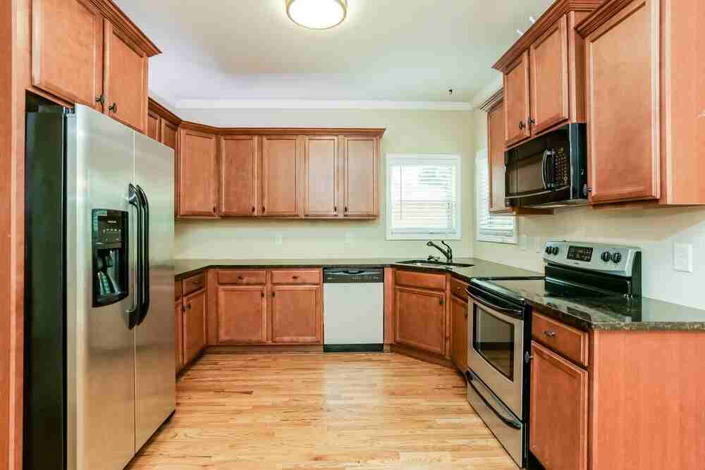 634 Royal Crest Ct - Photo 7 of 17