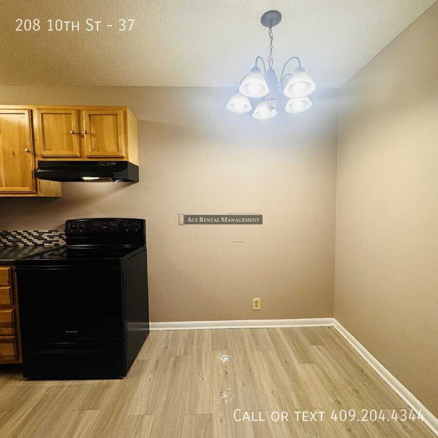 208 10th St #37 - Photo 4 of 11