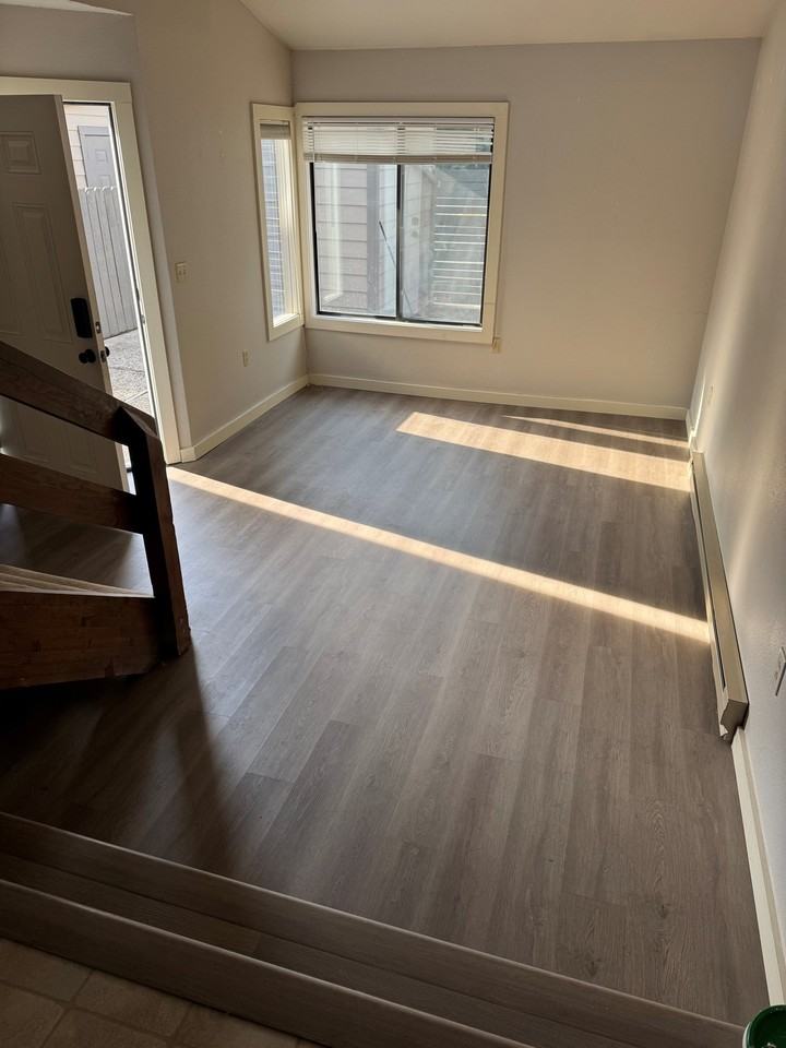 65 Chestnut Grove Ave - Photo 2 of 12
