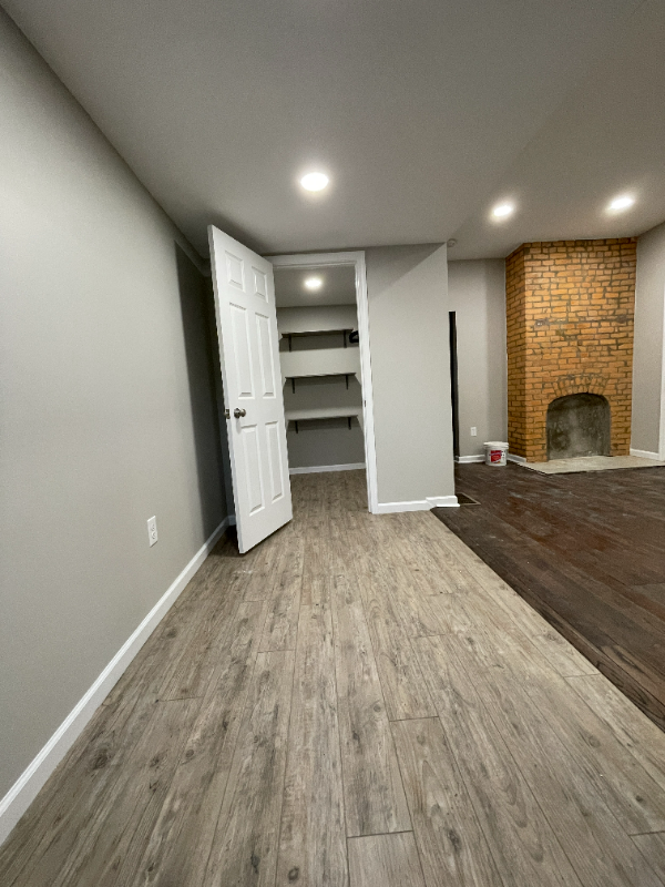 1313 Summit St - Photo 3 of 26