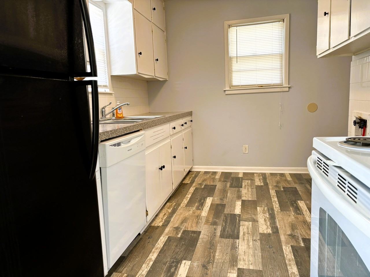 2187 S Wallace St - Photo 6 of 10