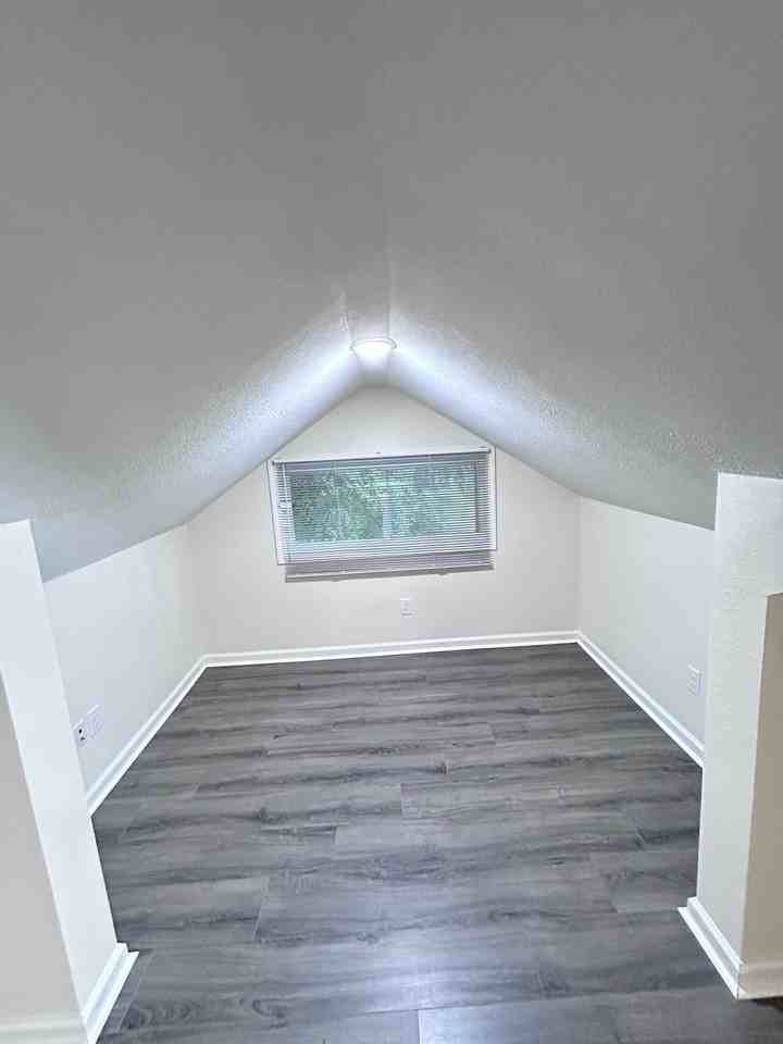 404 E 18th St #C - Photo 7 of 18