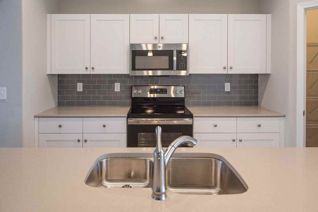 7512 Mount Elbert Pt - Photo 7 of 19