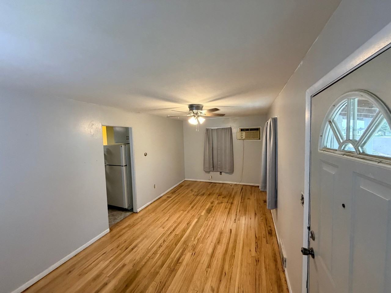 574 Deborah Dr - Photo 4 of 12