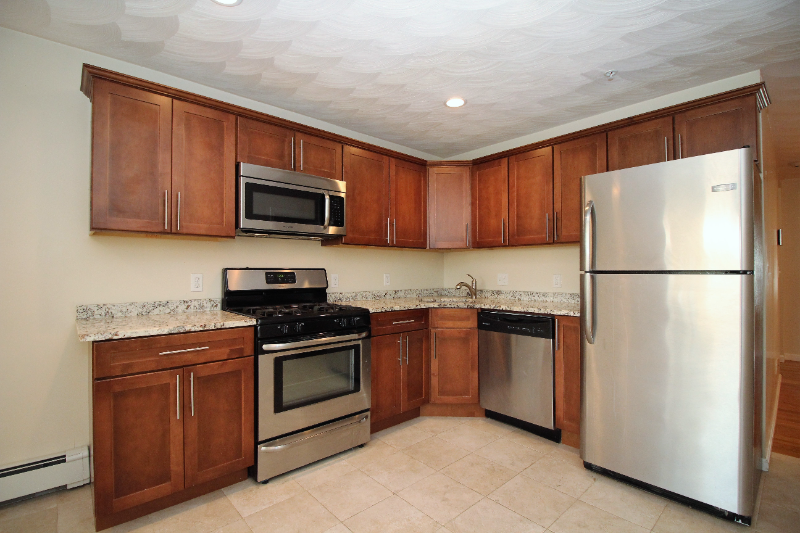 136 Chelsea St #3 - Photo 3 of 14