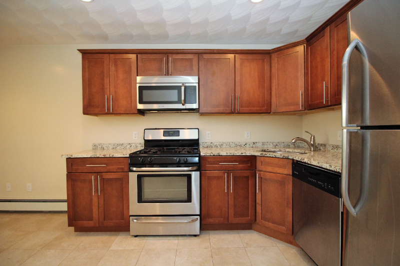 136 Chelsea St #3 - Photo 5 of 14