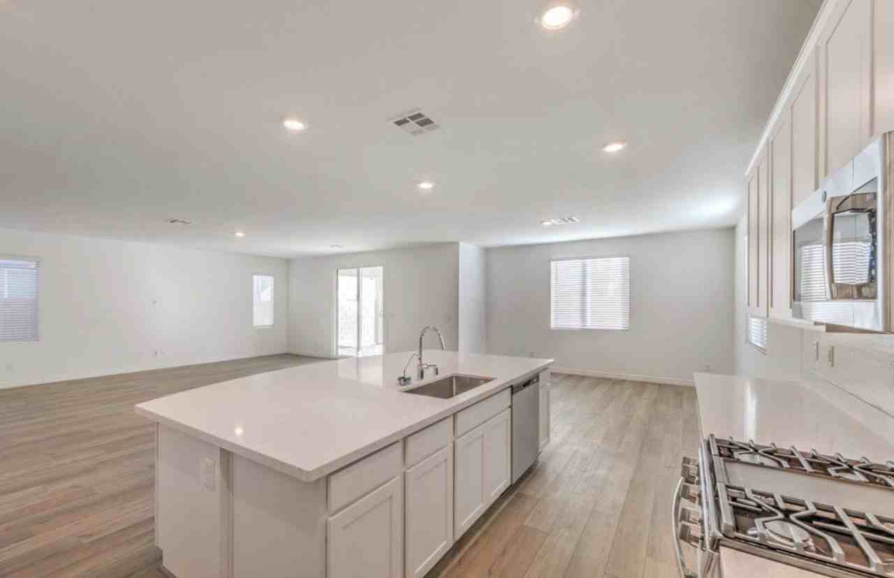 4445 Panoramic View Ave - Photo 7 of 21