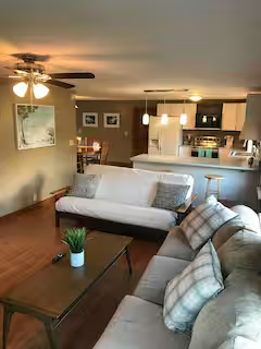 8 Woodbridge Rd #1