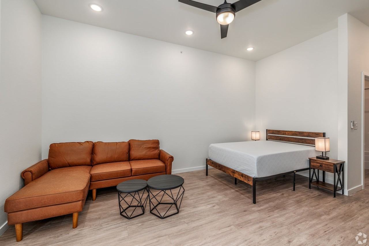 Spirit Of St Louis Apartments - Photo 2 of 15