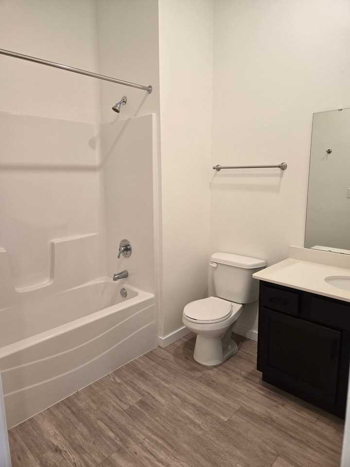 Spirit Of St Louis Apartments - Photo 4 of 15