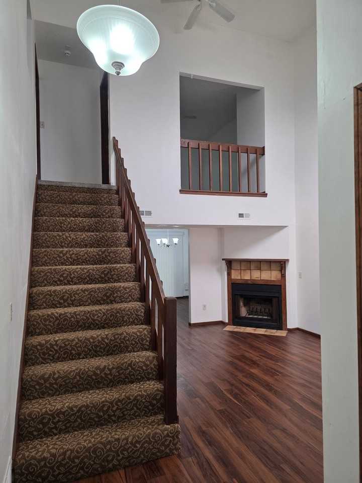 9936 Locust St - Photo 2 of 19