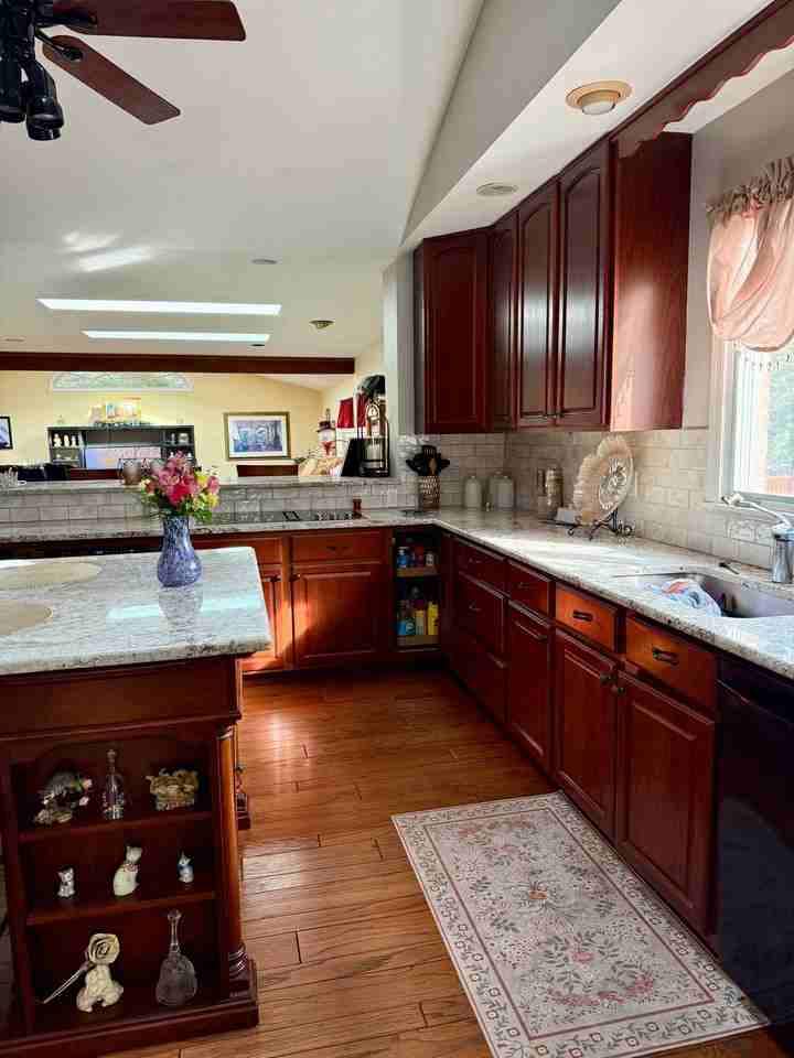 519 Sylvan Way #1 - Photo 5 of 8
