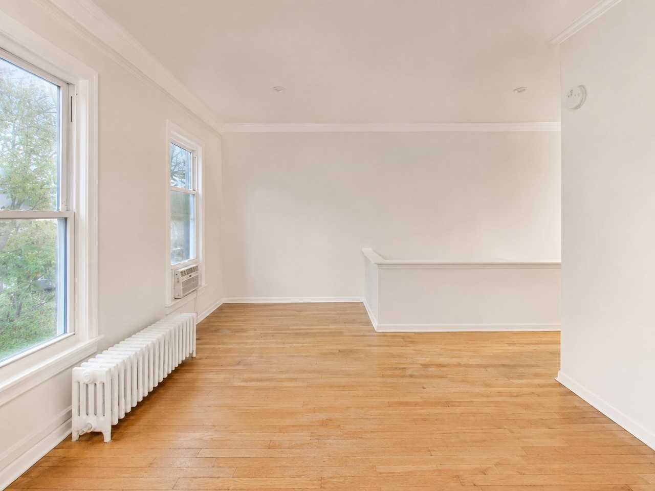 902 S Claremont Ave #2 - Photo 2 of 9