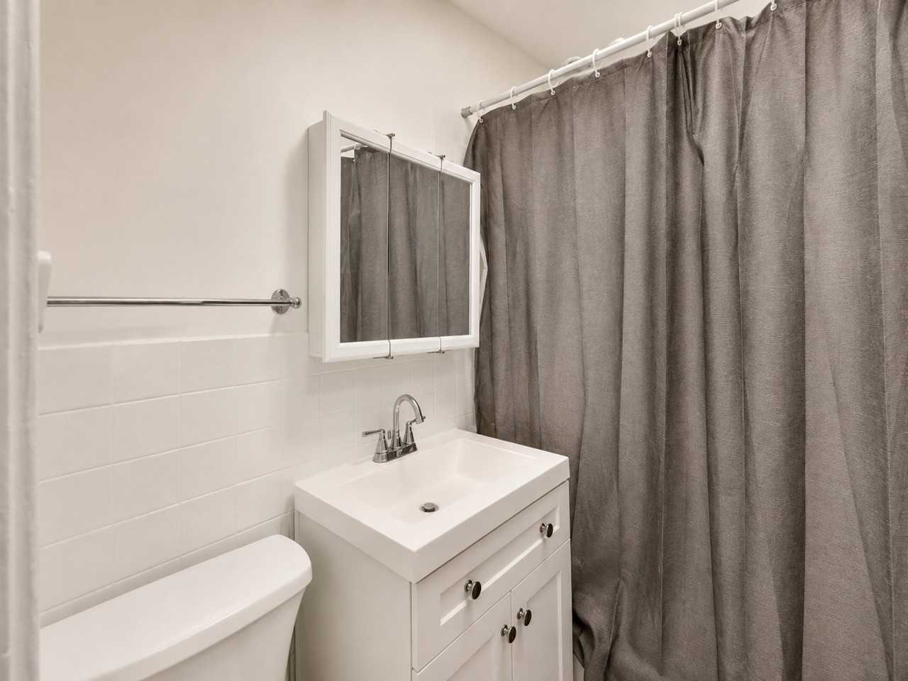 902 S Claremont Ave #2 - Photo 7 of 9