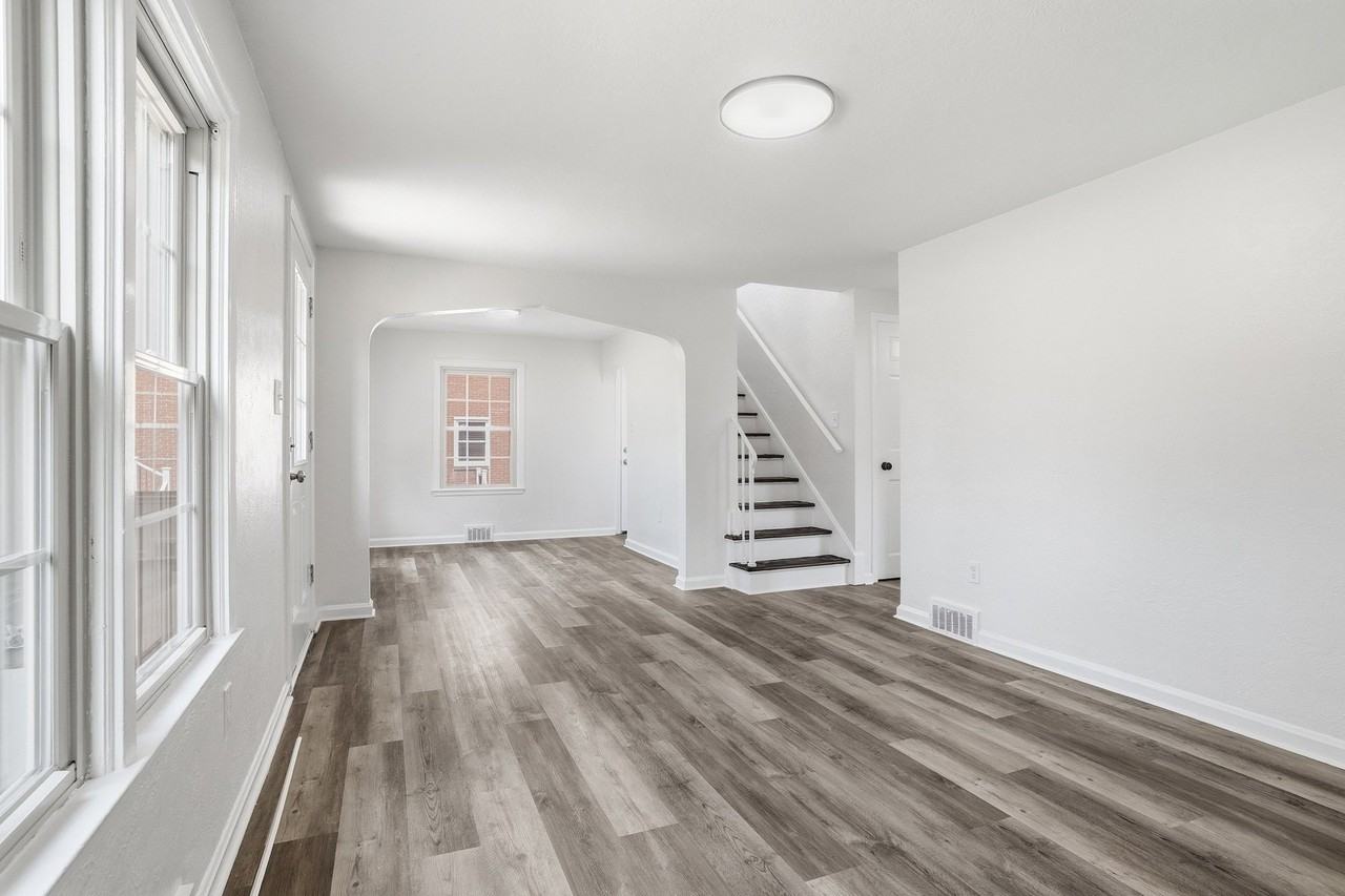 165 Meadowbrook Dr - Photo 4 of 20