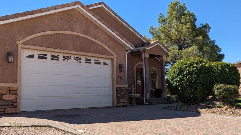 695 Crystal Dr - Photo 3 of 40