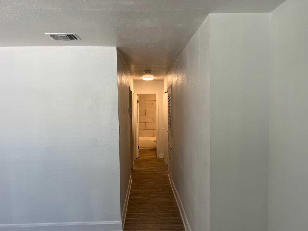 818 Hampton St - Photo 5 of 14