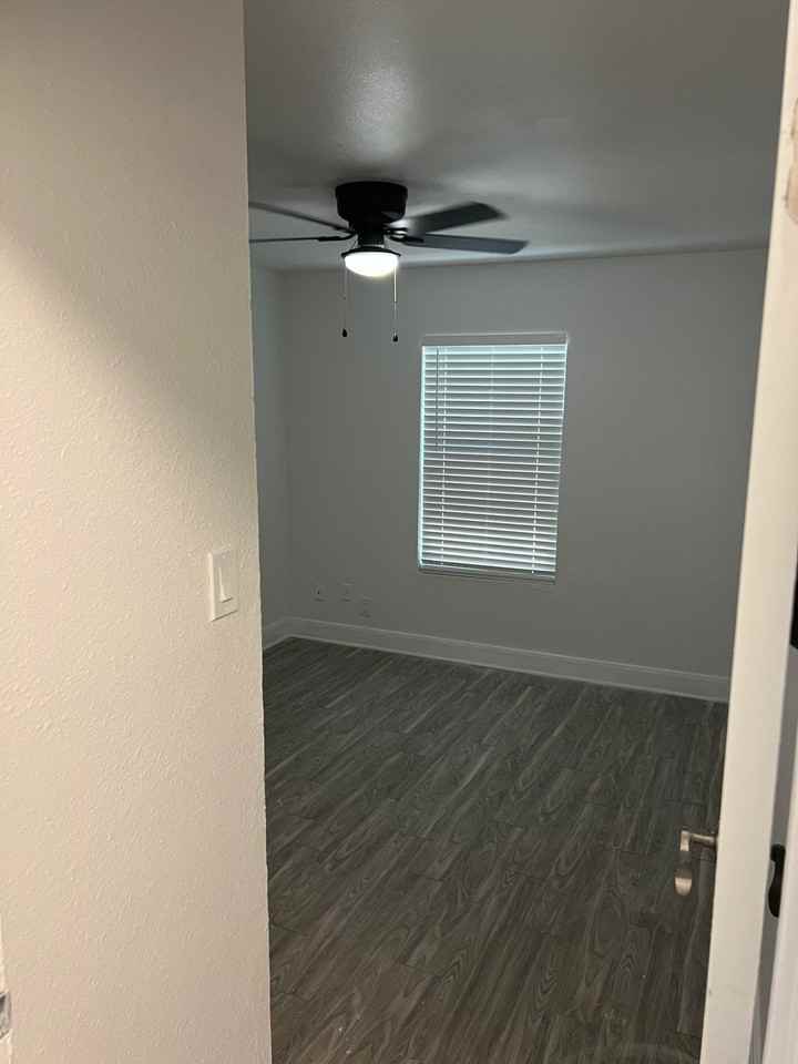 818 Hampton St - Photo 6 of 14