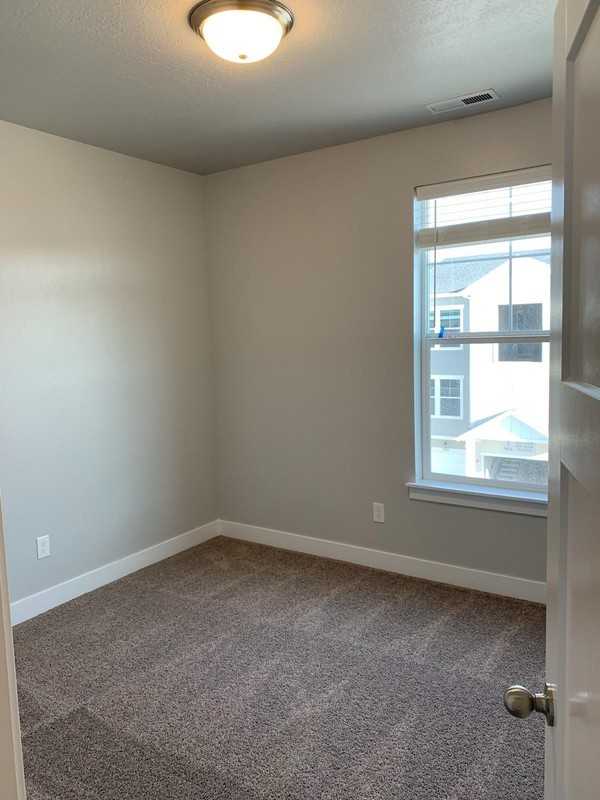 718 Nw #101 - Photo 5 of 7