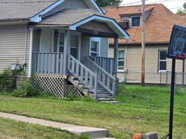 featured image of 2315 N Ellis St