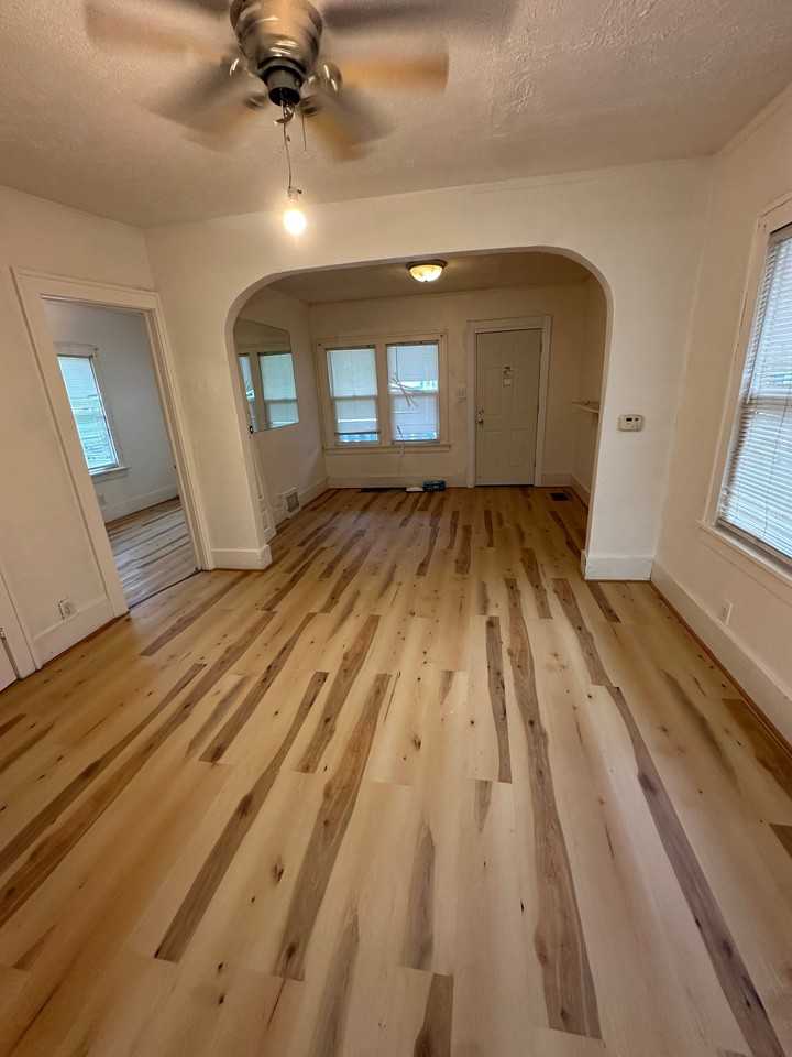2315 N Ellis St - Photo 4 of 11