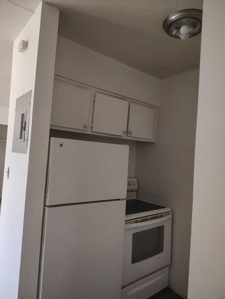 3265 W 143Rd Street #205 - Photo 4 of 8