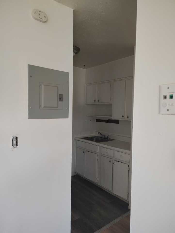 3265 W 143Rd Street #205 - Photo 5 of 8
