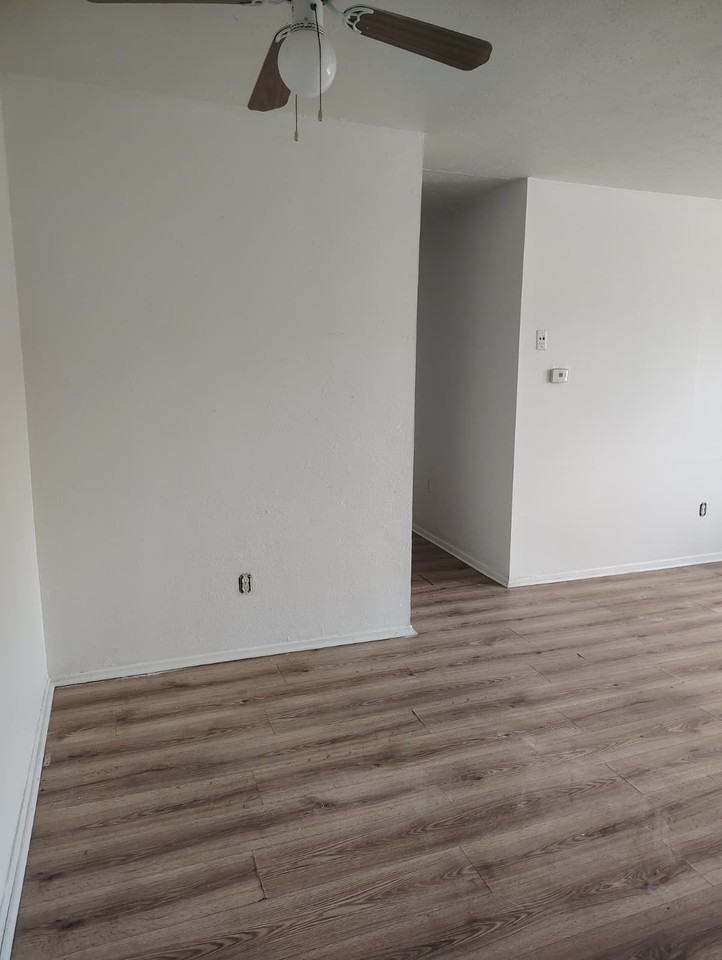 3265 W 143Rd Street #205 - Photo 7 of 8